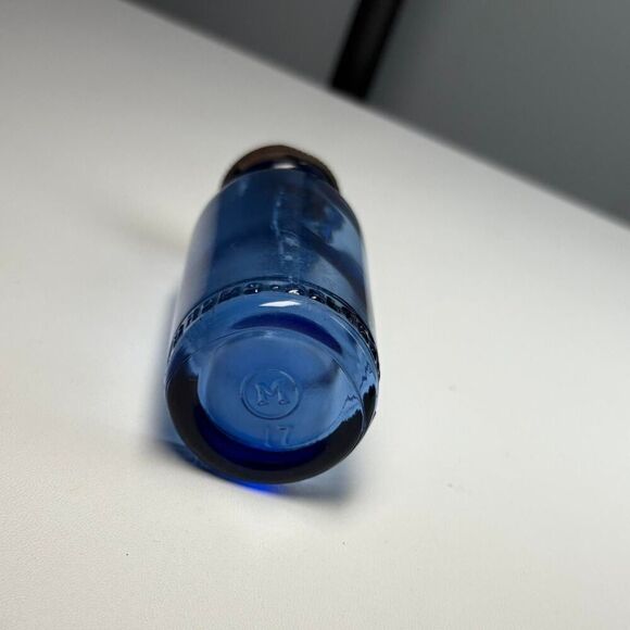 EMERSON  DRUG CO. BOTTLE  BLUE  EMBOSSED  BROMO-SELTZER with Lid - Picture 3 of 8